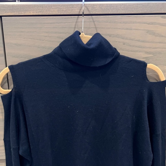 VINCE Dark Blue Split Shoulder Lightweight Turtleneck Wool Sweater Size XS - Picture 7 of 14